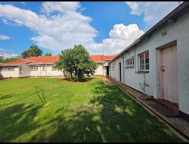 3 BEDROOM HOUSE FOR SALE IN GREENHILLS